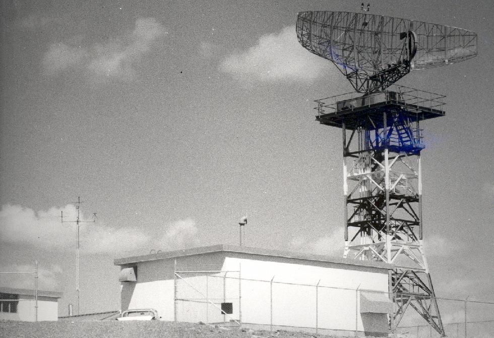 1973: Kenora's new ERU facility - AASR-1 Radar in the background