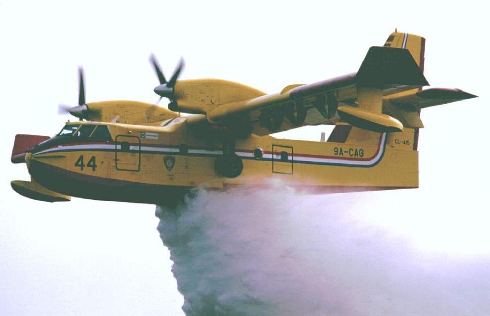 CL-415 Water Bomber